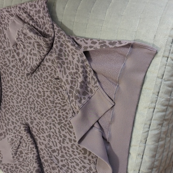 American Eagle Ahh-Mazingly Soft Hoodie. - Picture 3 of 4